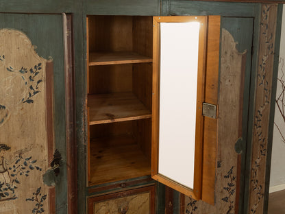 Antiker Kleiderschrank