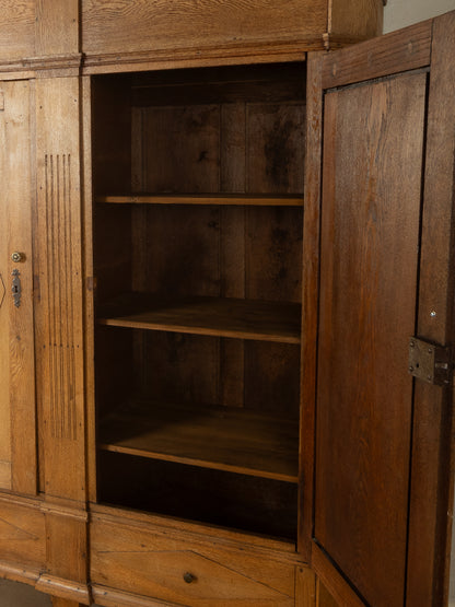 Klassizistischer Kleiderschrank, um 1840