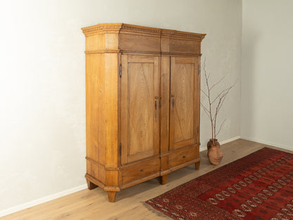 Klassizistischer Kleiderschrank, um 1840