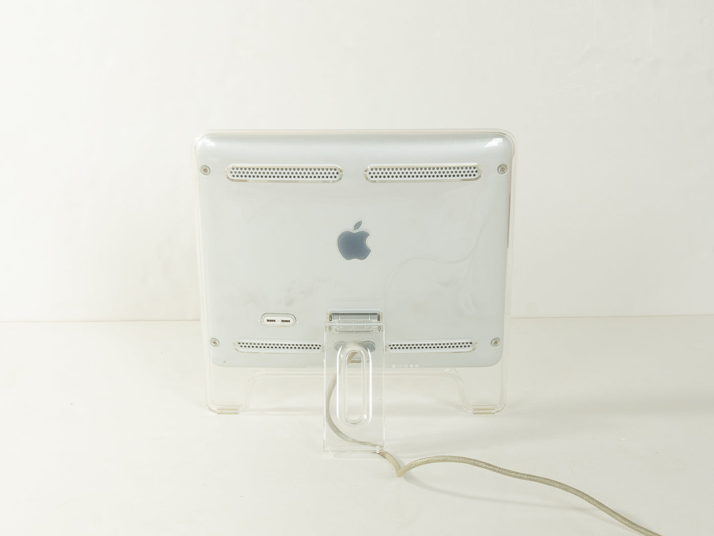 Power Mac G4 Cube & 17'' Studio Display, Apple