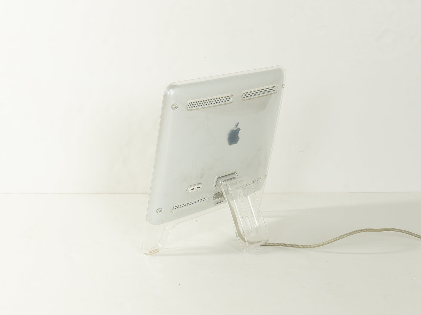 Power Mac G4 Cube & 17'' Studio Display, Apple
