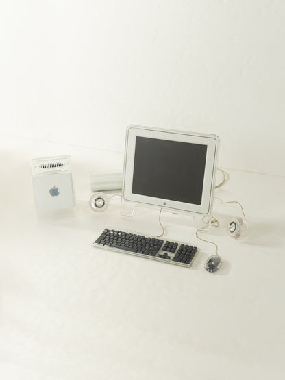 Power Mac G4 Cube & 17'' Studio Display, Apple