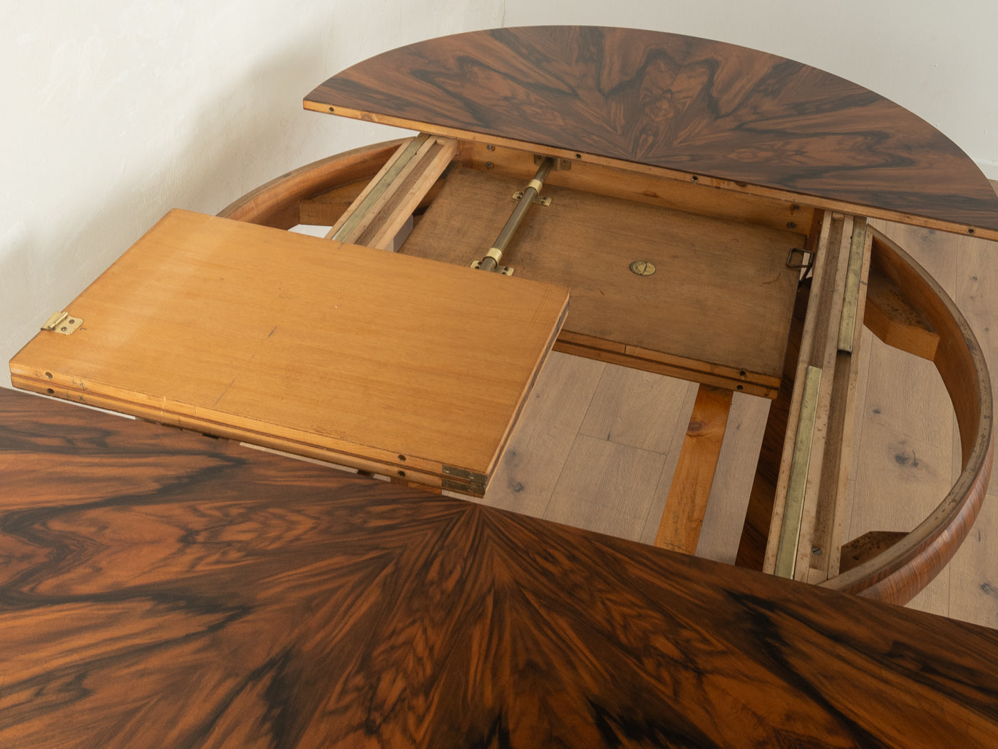 Art déco Butterfly-Esstisch