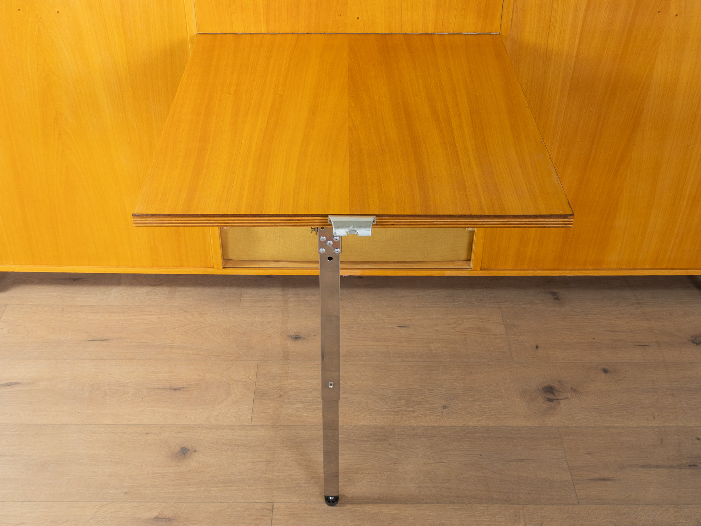 Einzigartiges Klappbett