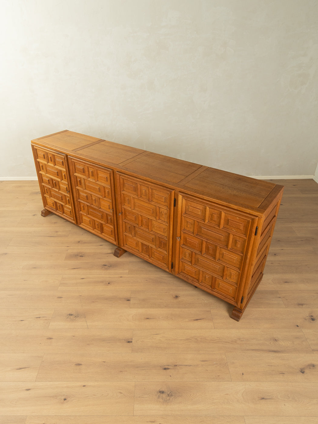 Brutalistisches Sideboard