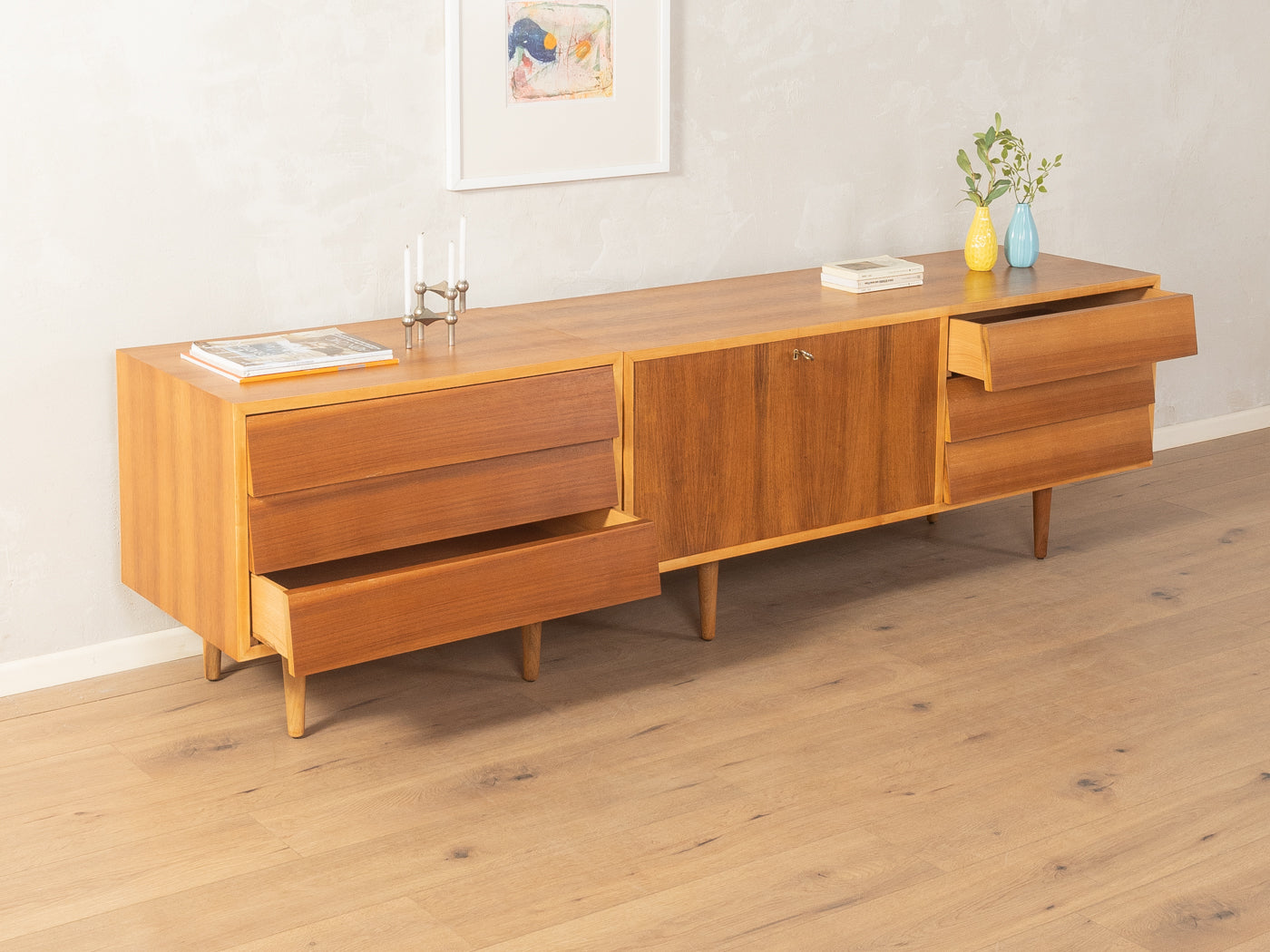 Asymmetrischer Schreibtisch im Mid-Century-Stil - Bild 8