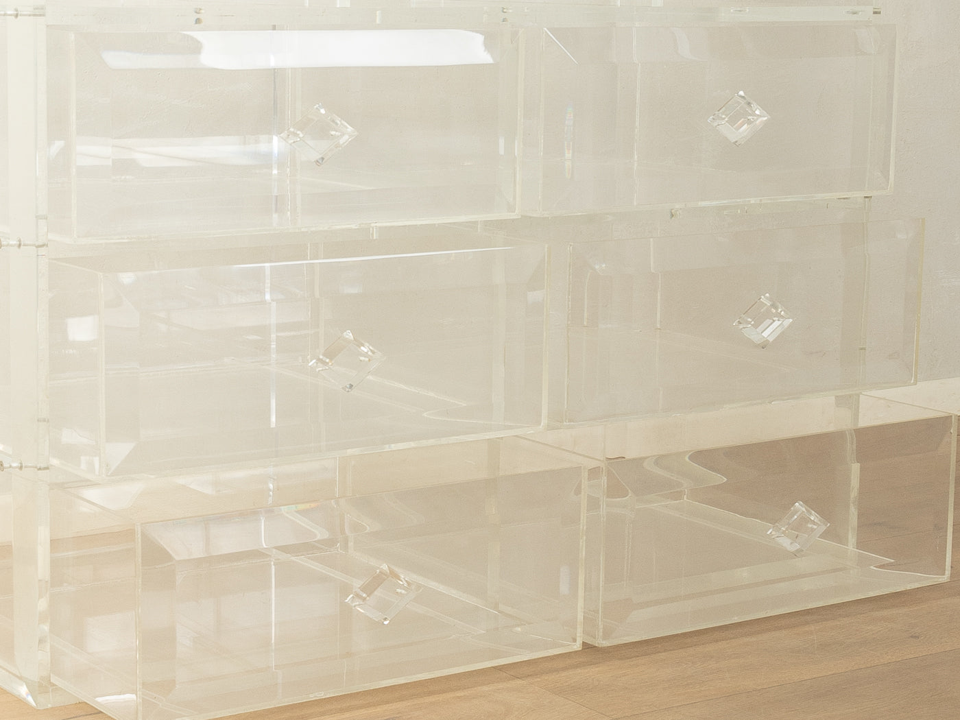 1980er Jahre Acryl Kleiderschrank