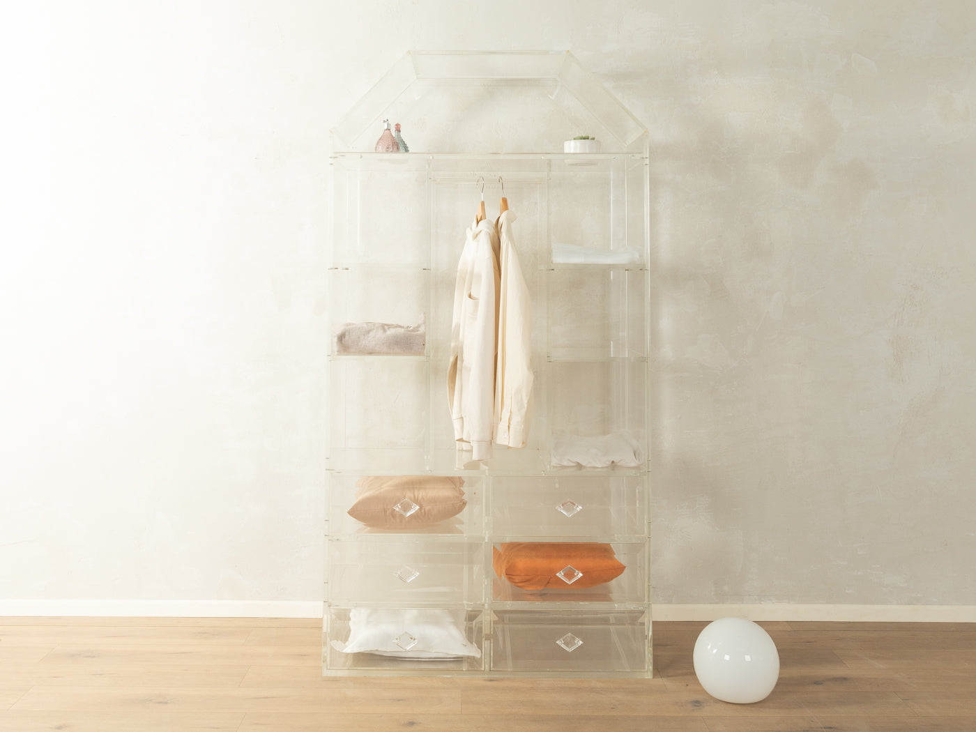 1980er Jahre Acryl Kleiderschrank