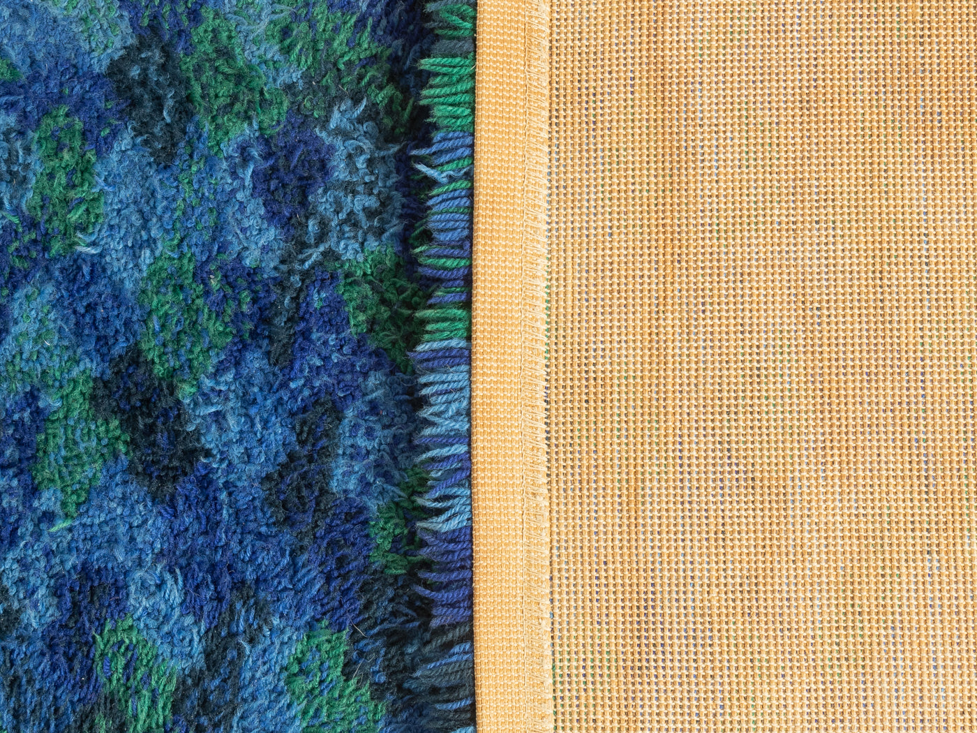 Abstrakter Hochflor-Teppich im Space Age Stil - Bild 5
