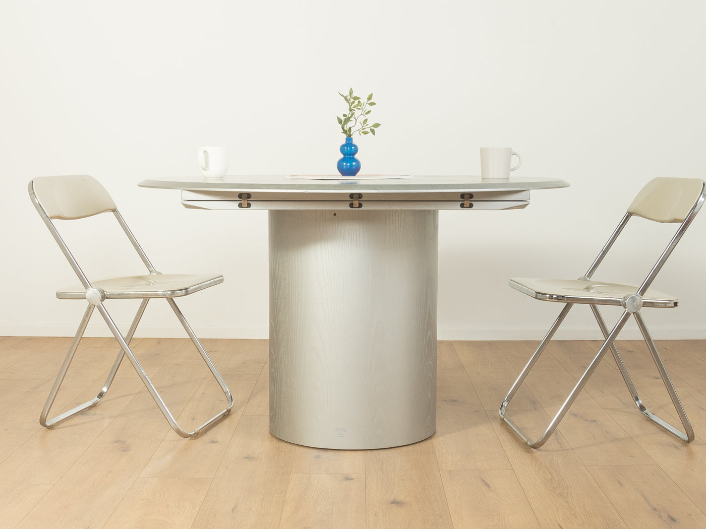 Quadrondo dining table, Erwin Nagel, Rosenthal, Silver