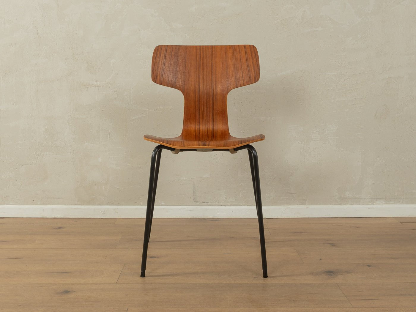 3103 HAMMER CHAIRS, Arne Jacobsen - Mid Century Friends - Vintage - Retro - Mid Century
