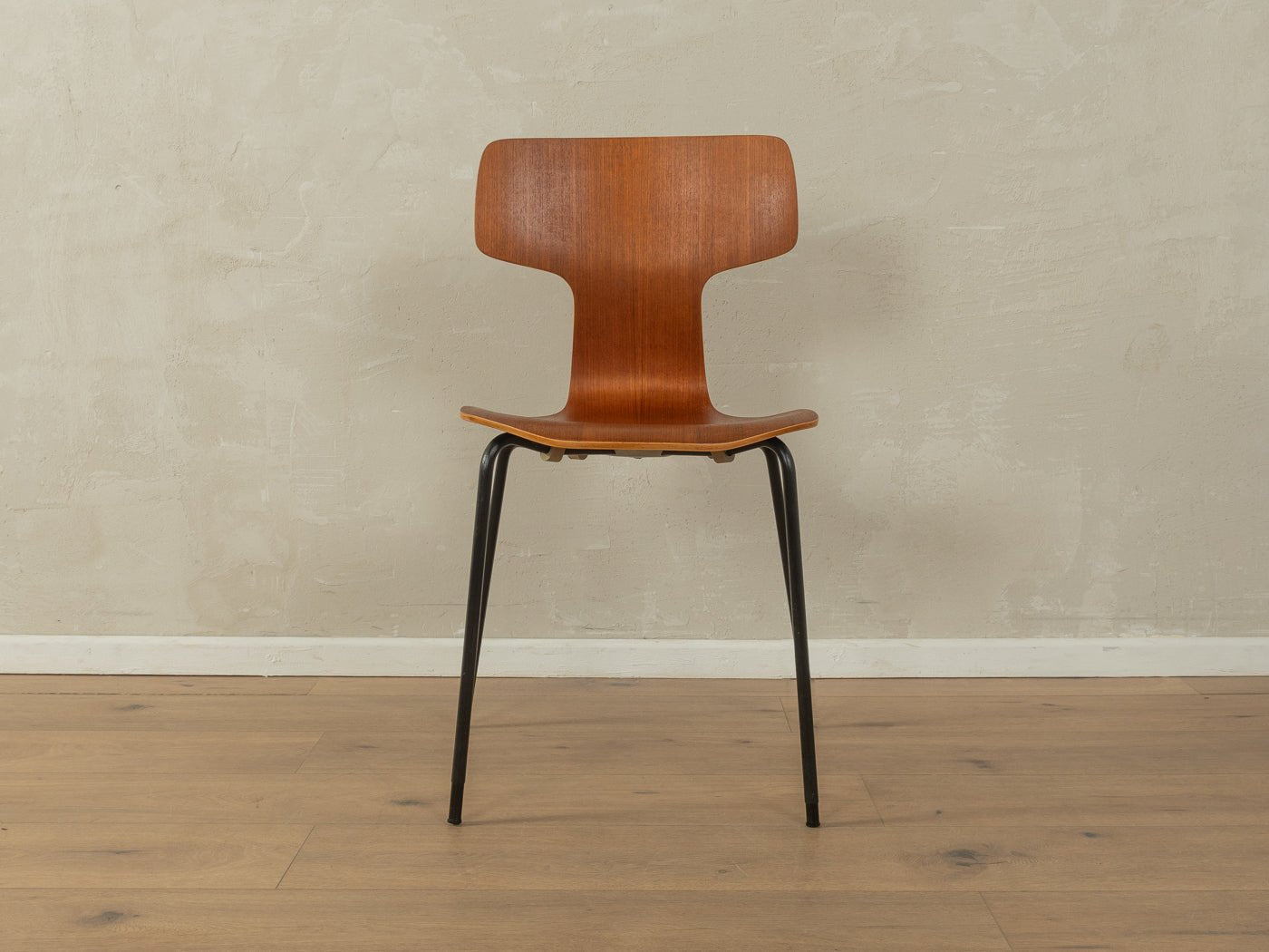 3103 HAMMER CHAIRS, Arne Jacobsen - Mid Century Friends - Vintage - Retro - Mid Century