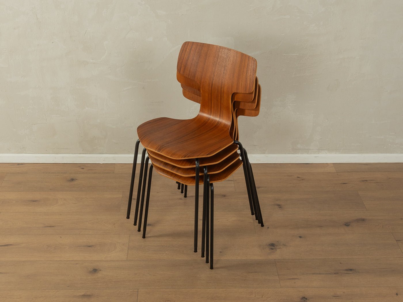 3103 HAMMER CHAIRS, Arne Jacobsen - Mid Century Friends - Vintage - Retro - Mid Century