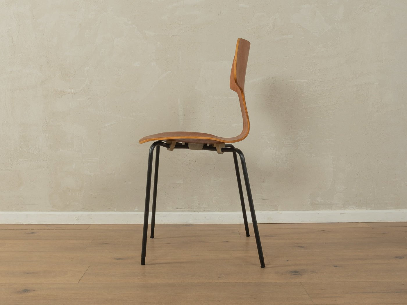 3103 HAMMER CHAIRS, Arne Jacobsen - Mid Century Friends - Vintage - Retro - Mid Century