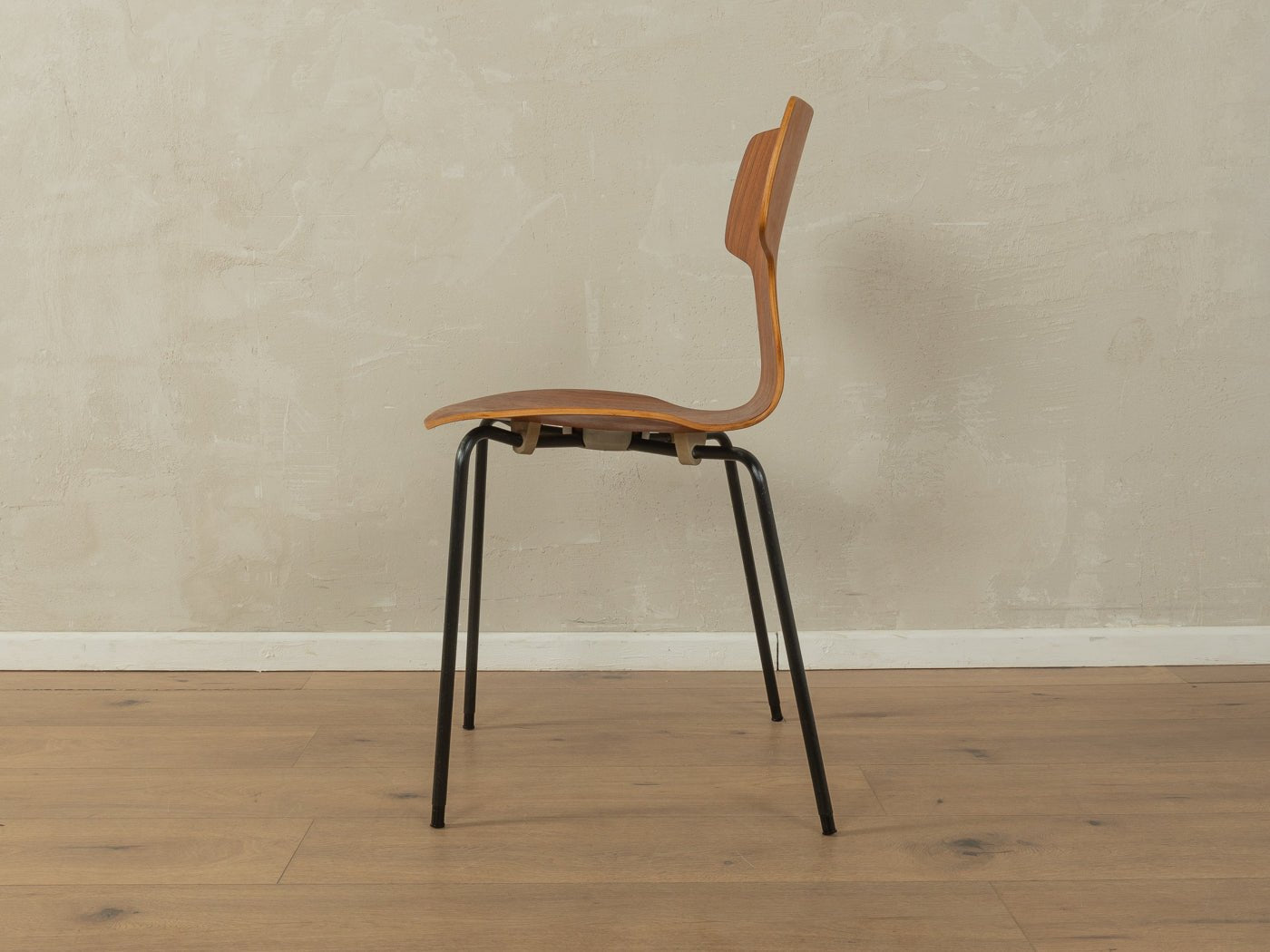 3103 HAMMER CHAIRS, Arne Jacobsen - Mid Century Friends - Vintage - Retro - Mid Century