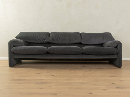 "675 MARALUNGA" Sofa, Vico Magistretti, Cassina - Mid Century Friends - Vintage - Retro - Mid Century