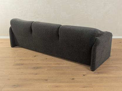 "675 MARALUNGA" Sofa, Vico Magistretti, Cassina - Mid Century Friends - Vintage - Retro - Mid Century