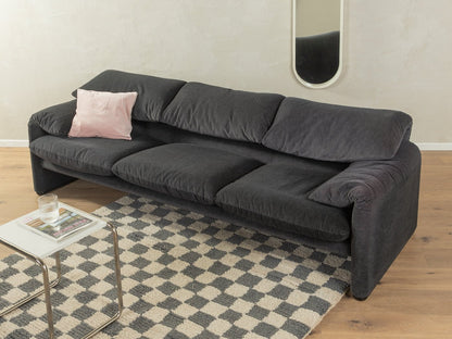 "675 MARALUNGA" Sofa, Vico Magistretti, Cassina - Mid Century Friends - Vintage - Retro - Mid Century