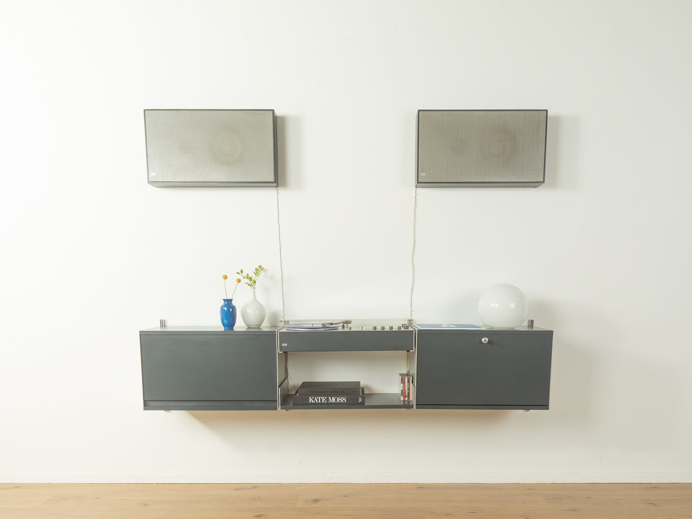 Braun TC 45/1 & Vitsœ 606 Shelving system, Dieter Rams