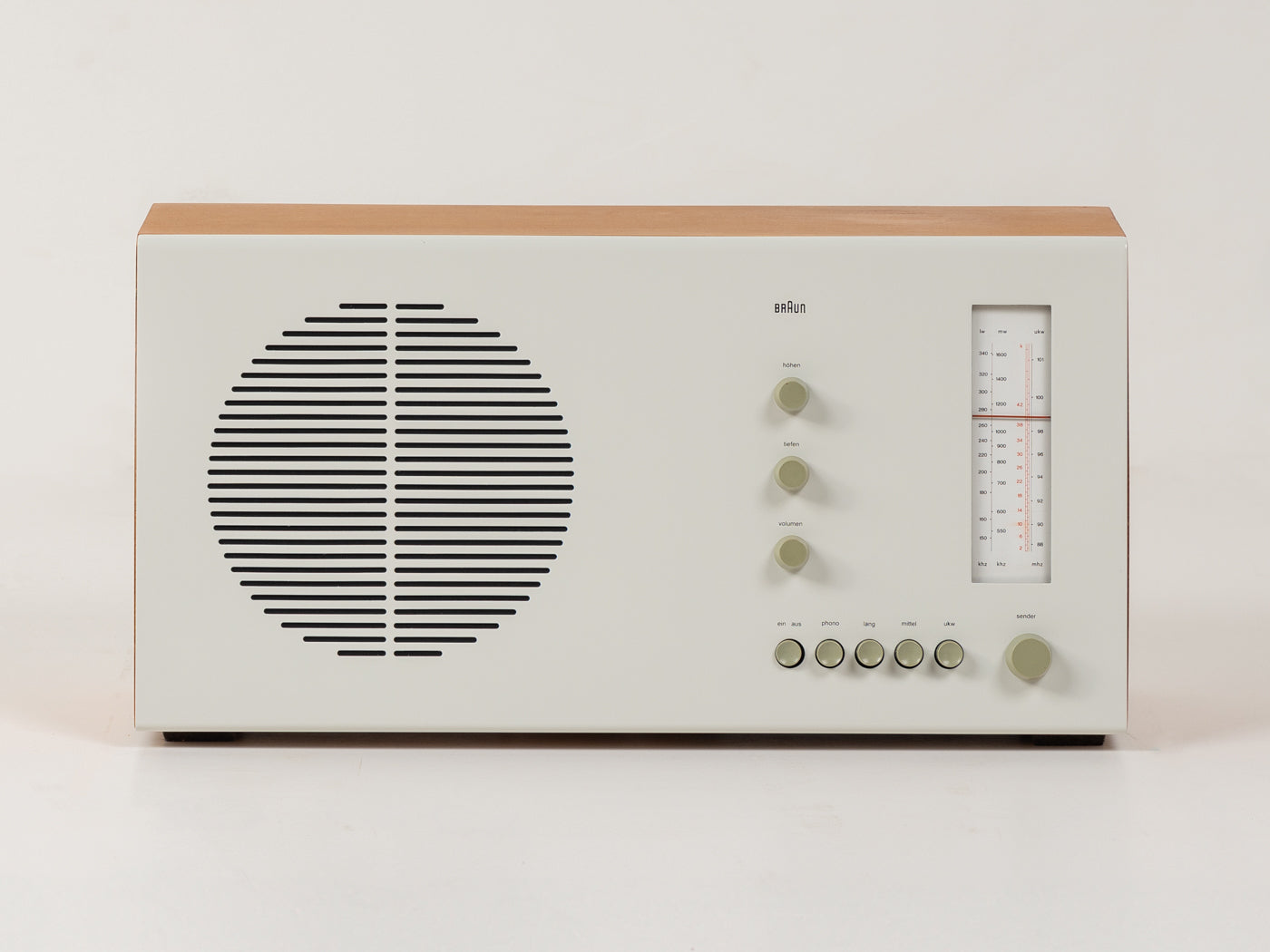 BRAUN RT 20 – Classic design table radio by Dieter Rams, Made in