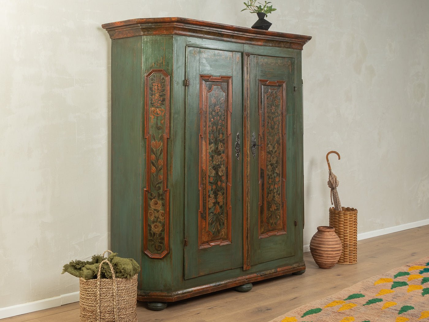 Antiker Bauernschrank - Mid Century Friends - Vintage - Retro - Mid Century