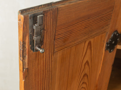 Antiker Bauernschrank - Mid Century Friends - Vintage - Retro - Mid Century