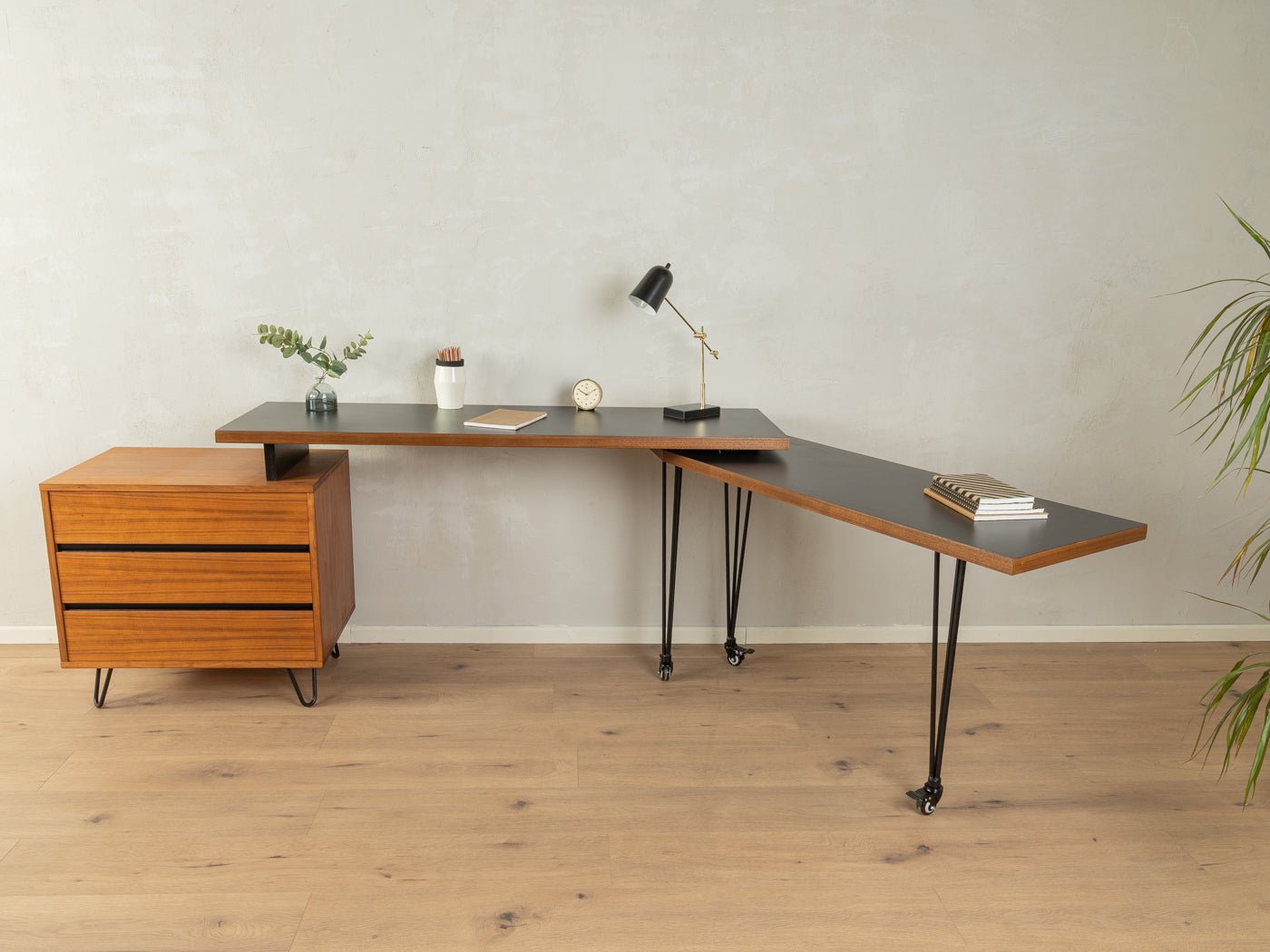 Einzigartiger Schreibtisch - Mid Century Friends - Vintage - Retro - Mid Century
