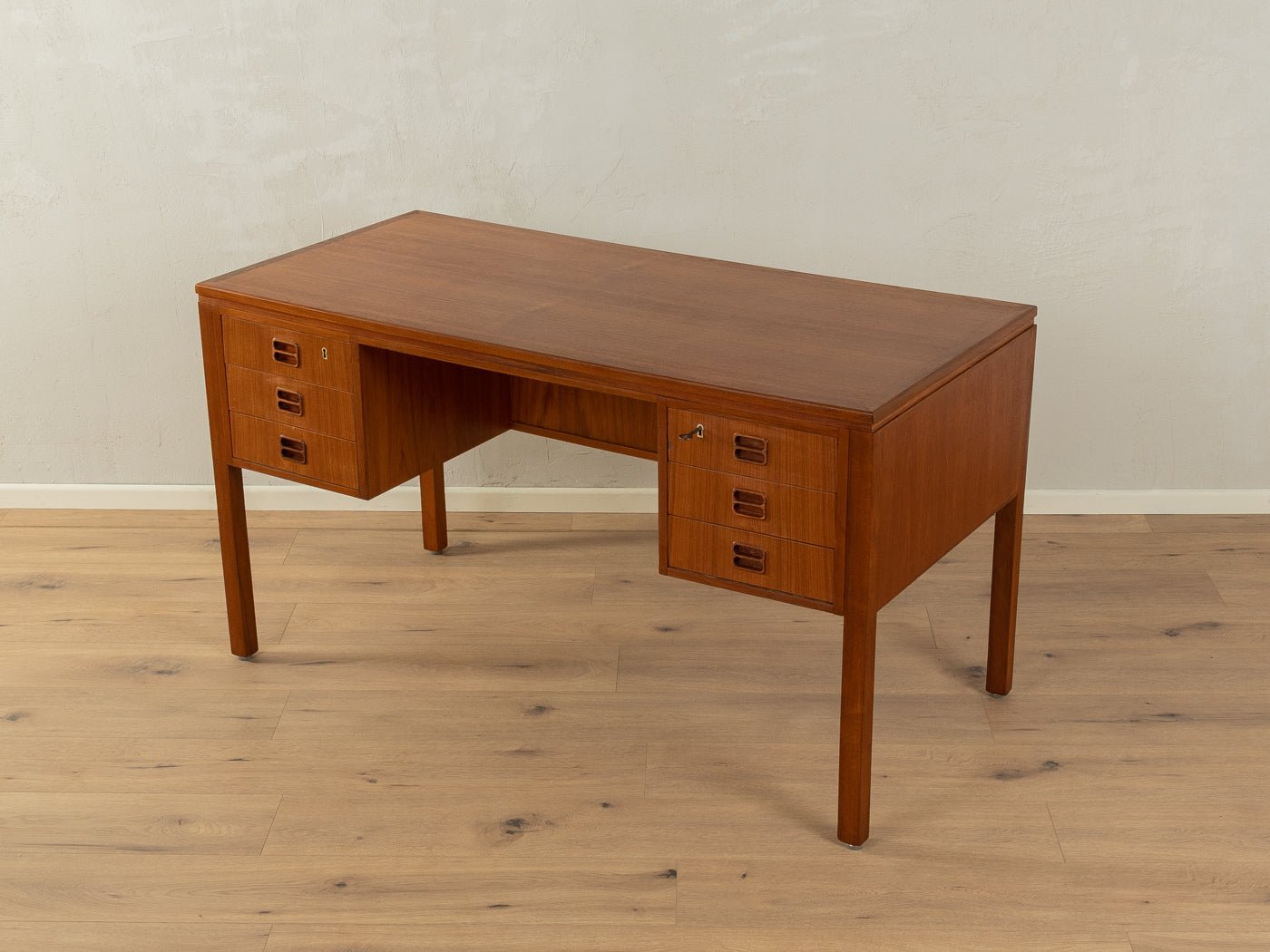 Schreibtisch, Tibergaard - Mid Century Friends - Vintage - Retro - Mid Century