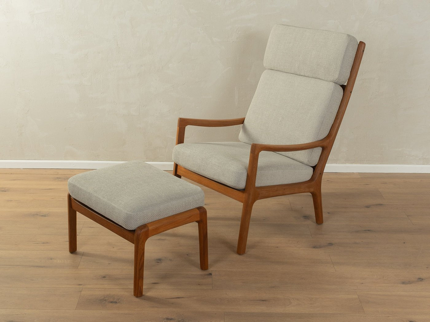 SENATOR Sessel mit Hocker, Ole Wanscher - Mid Century Friends - Vintage - Retro - Mid Century