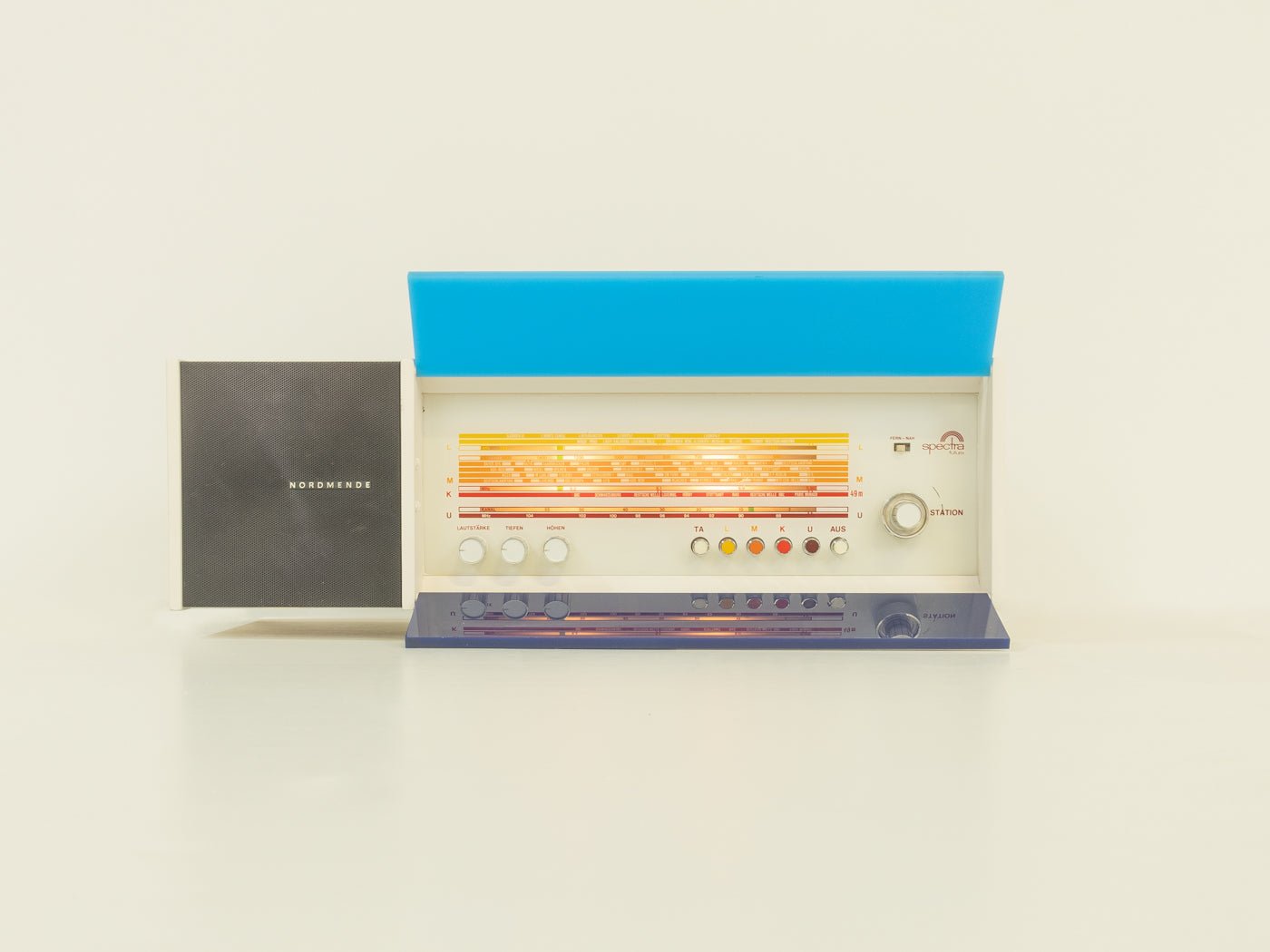 SPECTRA FUTURA M Radio, Raymond Loewy, Nordmende - Mid Century Friends - Vintage - Retro - Mid Century