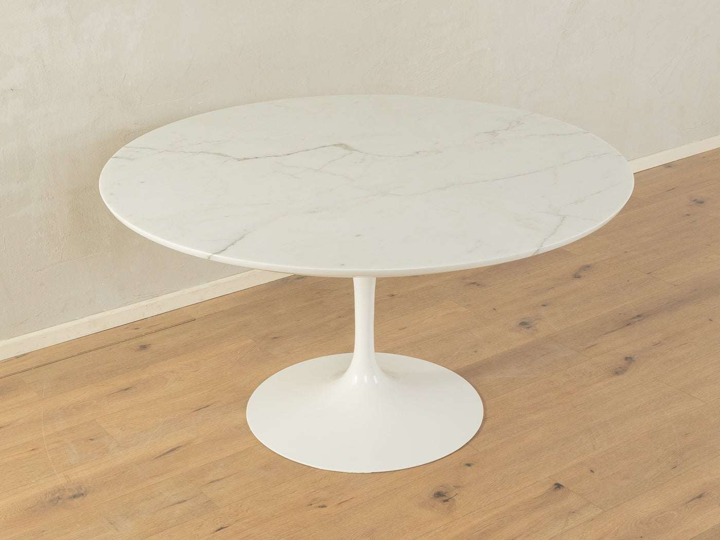 Tulip Tisch, Eero Saarinen, Ø 133 cm - Mid Century Friends - Vintage - Retro - Mid Century