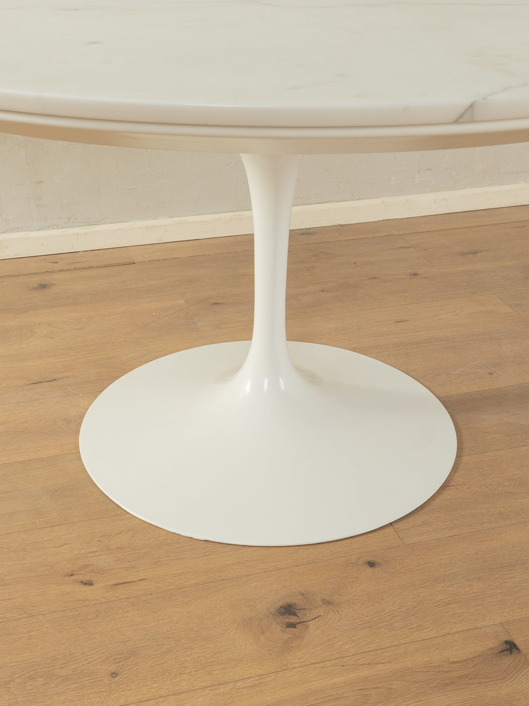 Tulip Tisch, Eero Saarinen, Ø 133 cm - Mid Century Friends - Vintage - Retro - Mid Century